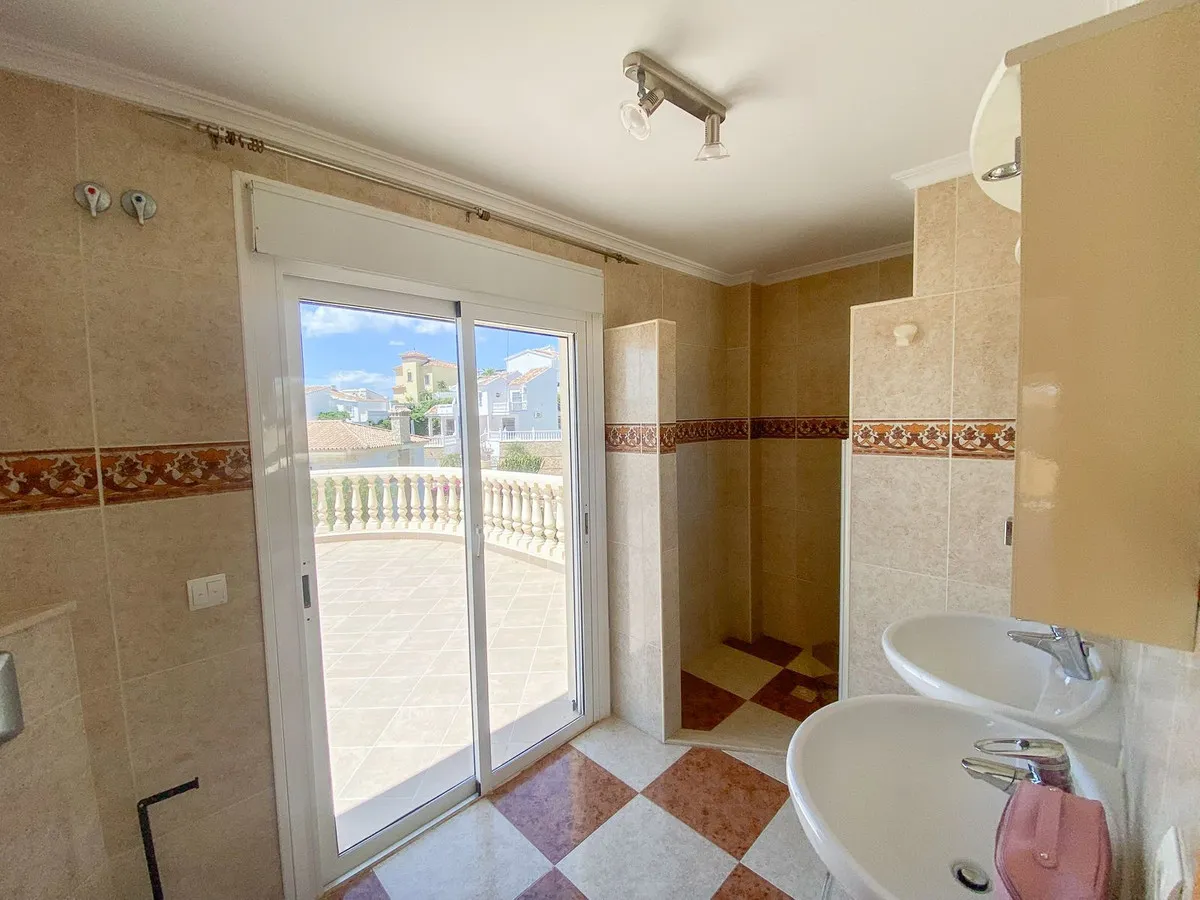 827b11ab-c570-416e-800c-46ac0f3fb50b