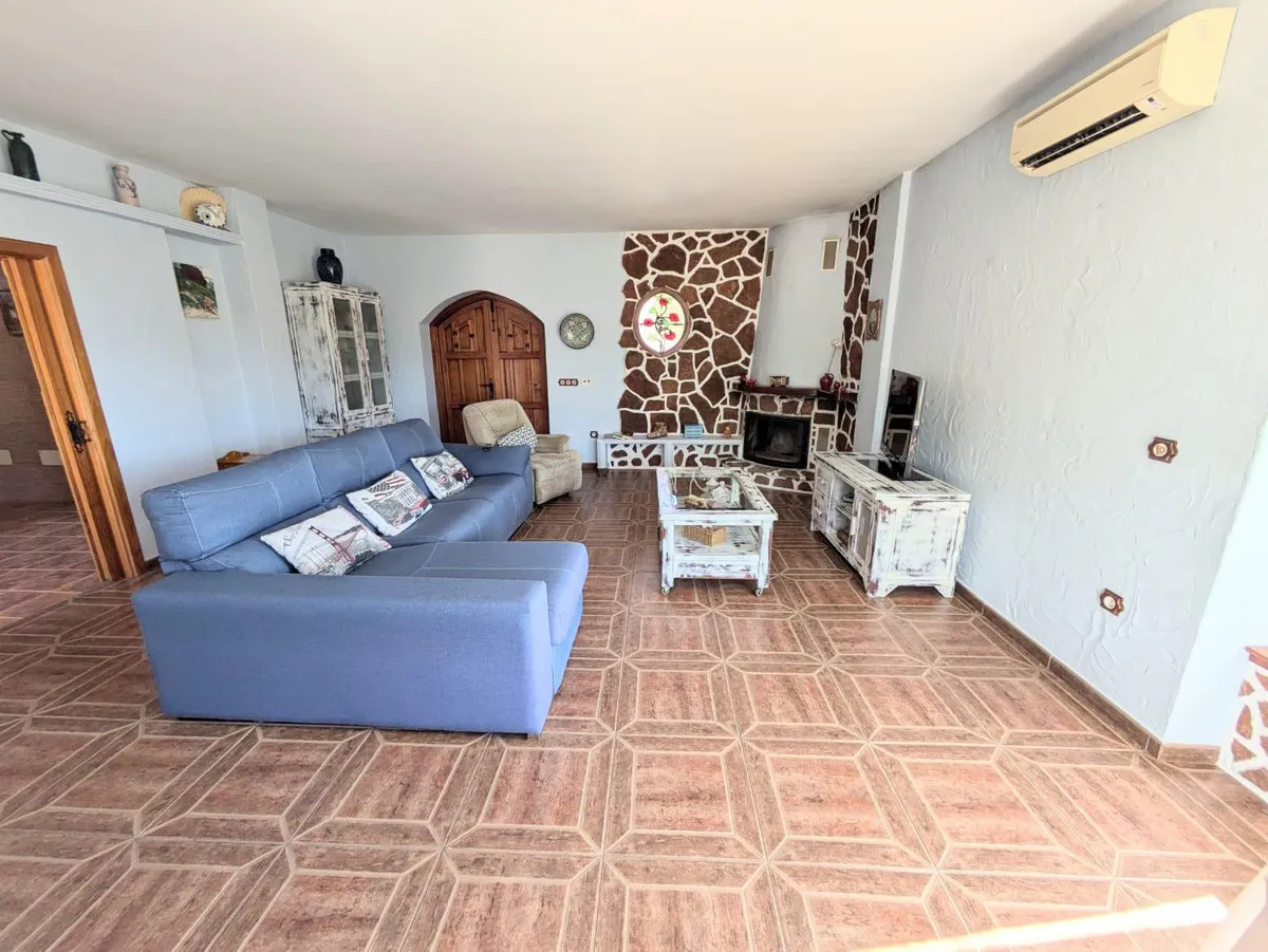 0cccafcb-4542-4747-877f-5f59a8a4035f