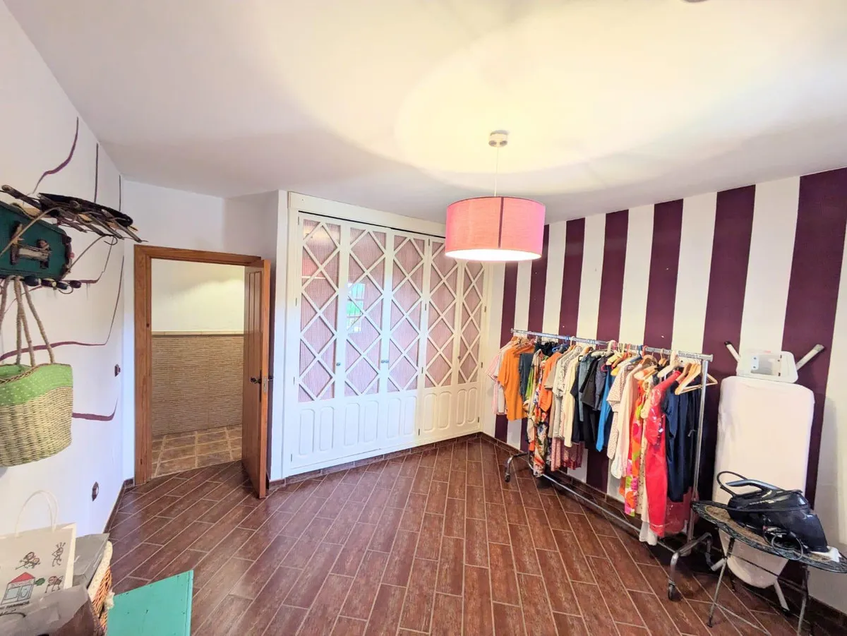 21d445cb-cd60-4a00-bb2f-2d5b30de2751