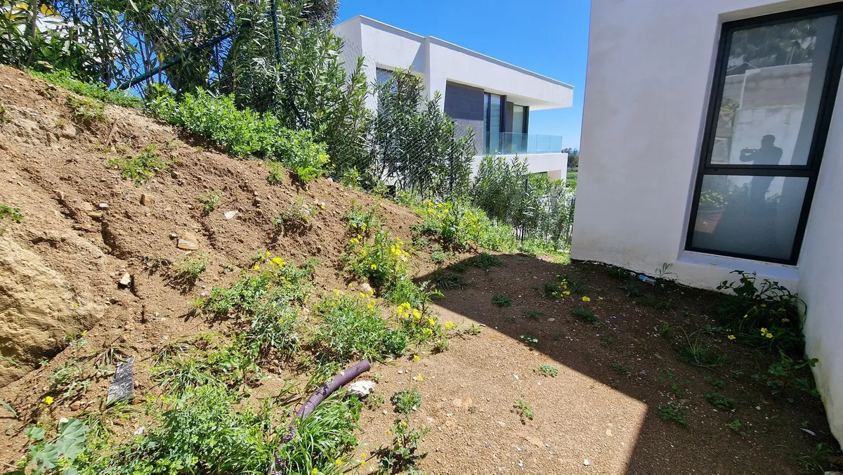 039aa58d-e6c3-41b8-b1d0-8d694d74f3e8