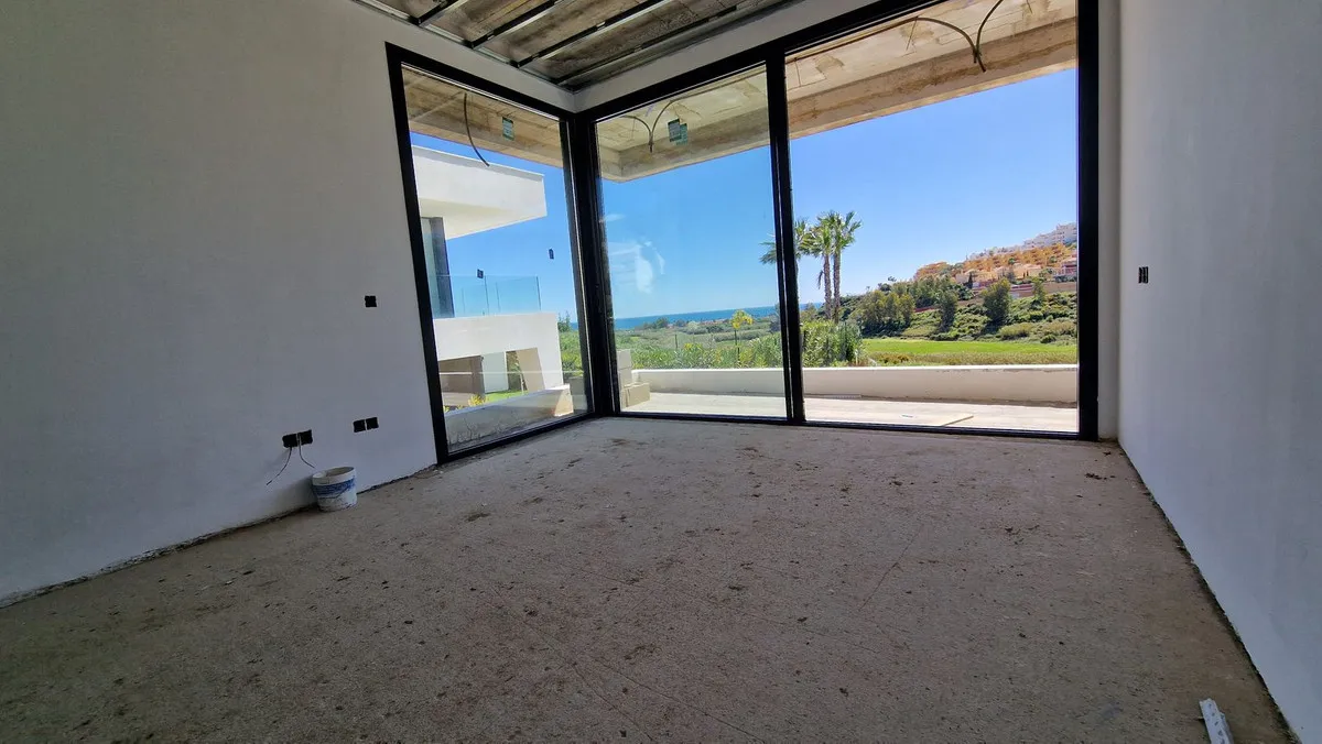 65d9febd-20eb-4f8e-8656-3ff979d6bb17