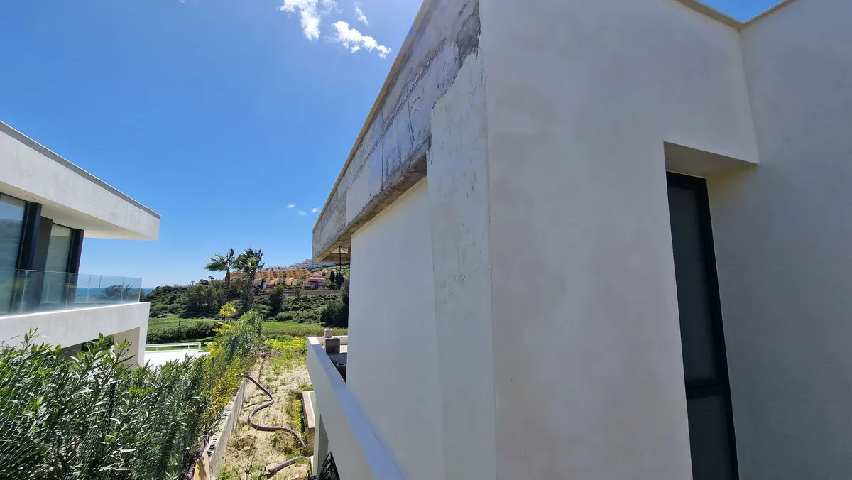 ca92d8b1-1c5c-4be4-9e46-e8ee996e5802