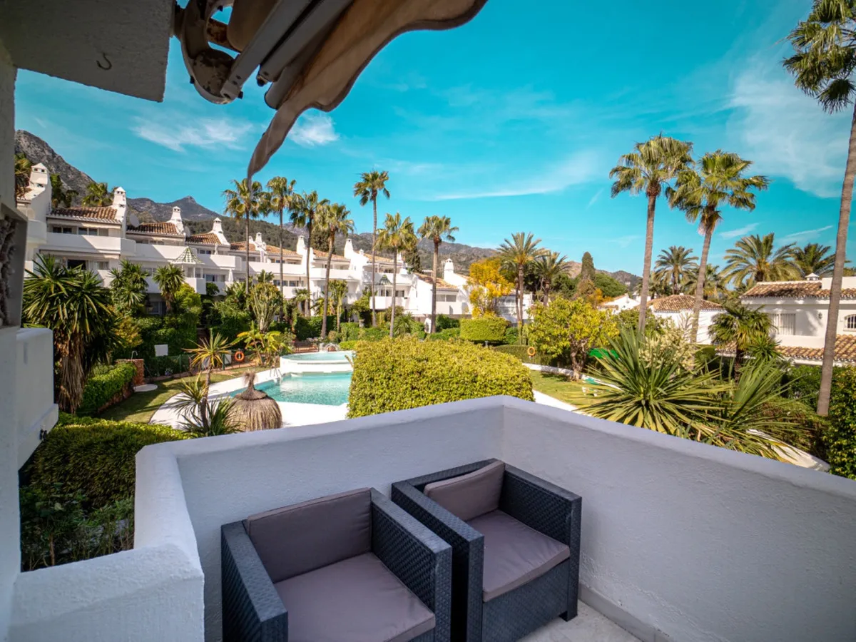 02df2e3d-3761-4806-8c0a-e99196e243d1