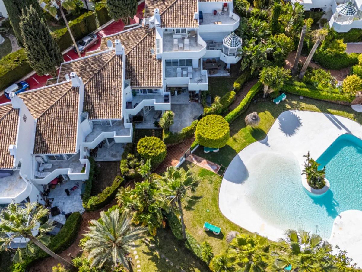 2e1b6a35-f377-4950-b43a-6b48023e8823