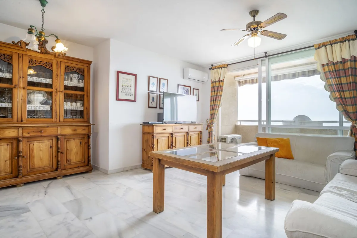 2ae10bef-e304-43a8-b3df-38ee54b12514