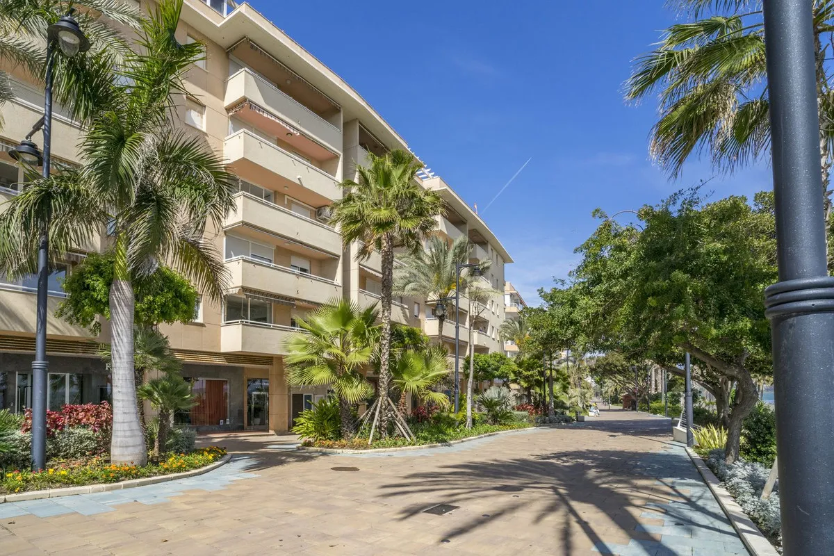 bc9d717f-ad04-4006-835c-1b2e3d3b78da