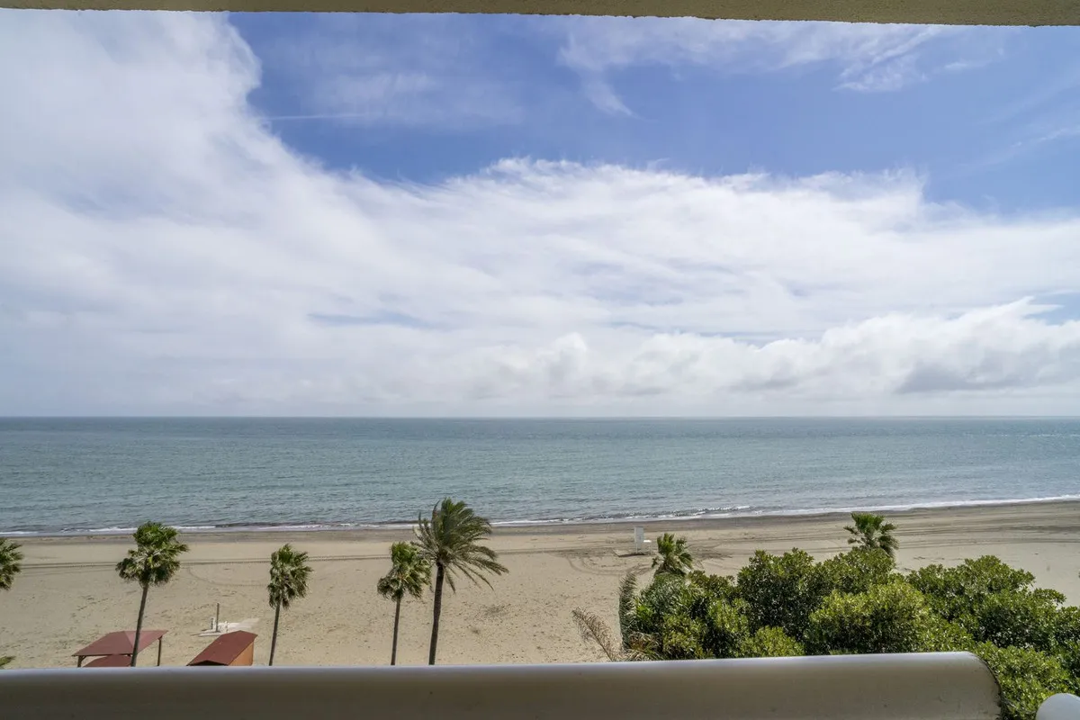 e04359f7-5cb8-491f-b7c8-283e6429a486