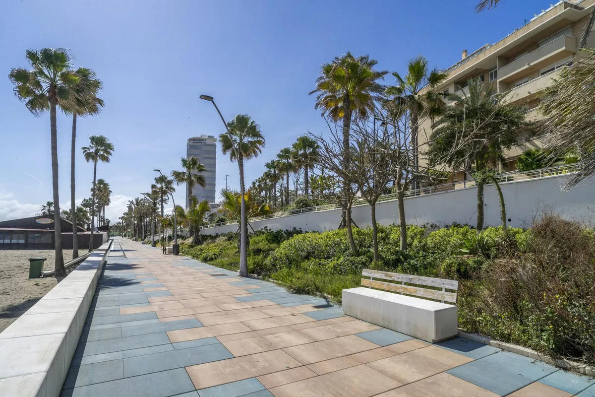 fbab63bb-d11a-412f-a7a0-4d25c35bd5c8