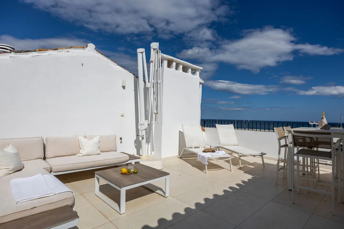 3ffe1fed-1a83-4a51-b788-826349fb3d64