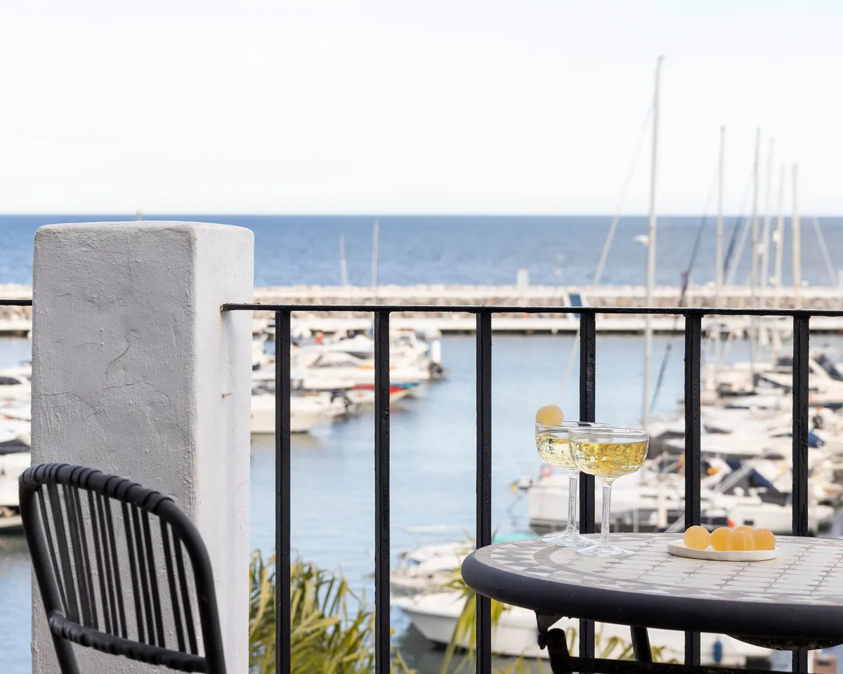 ce013fd7-573f-4642-b46a-3d1a1445c79e