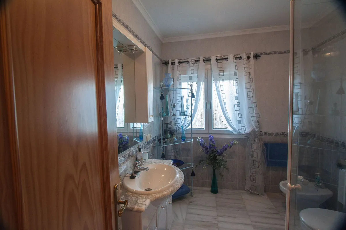 2e10f832-6b6b-4c31-81a0-faaa3ff4931e