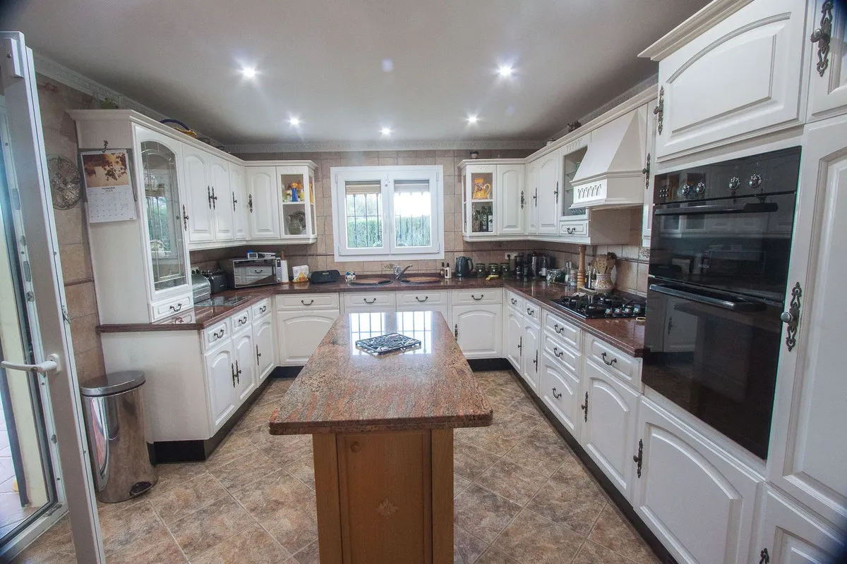 44075a2d-9eb4-4773-bbee-31e49412e7b0