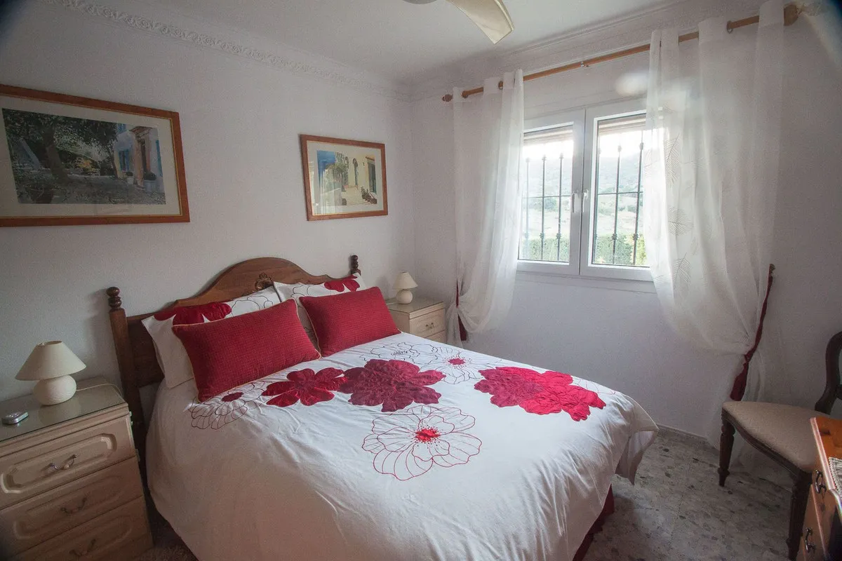 601ccede-2bef-418f-b5e9-c052a992614a