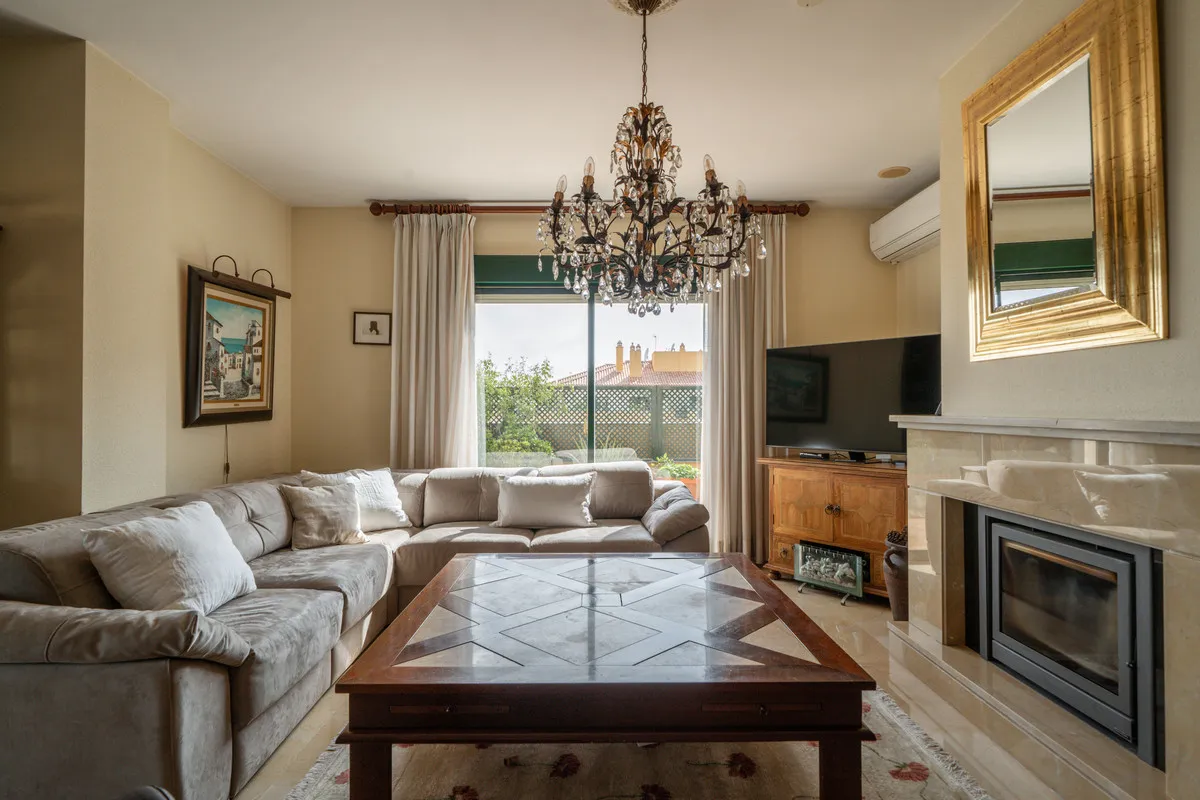 09d802c1-155f-4796-93e3-2c47737cb37c