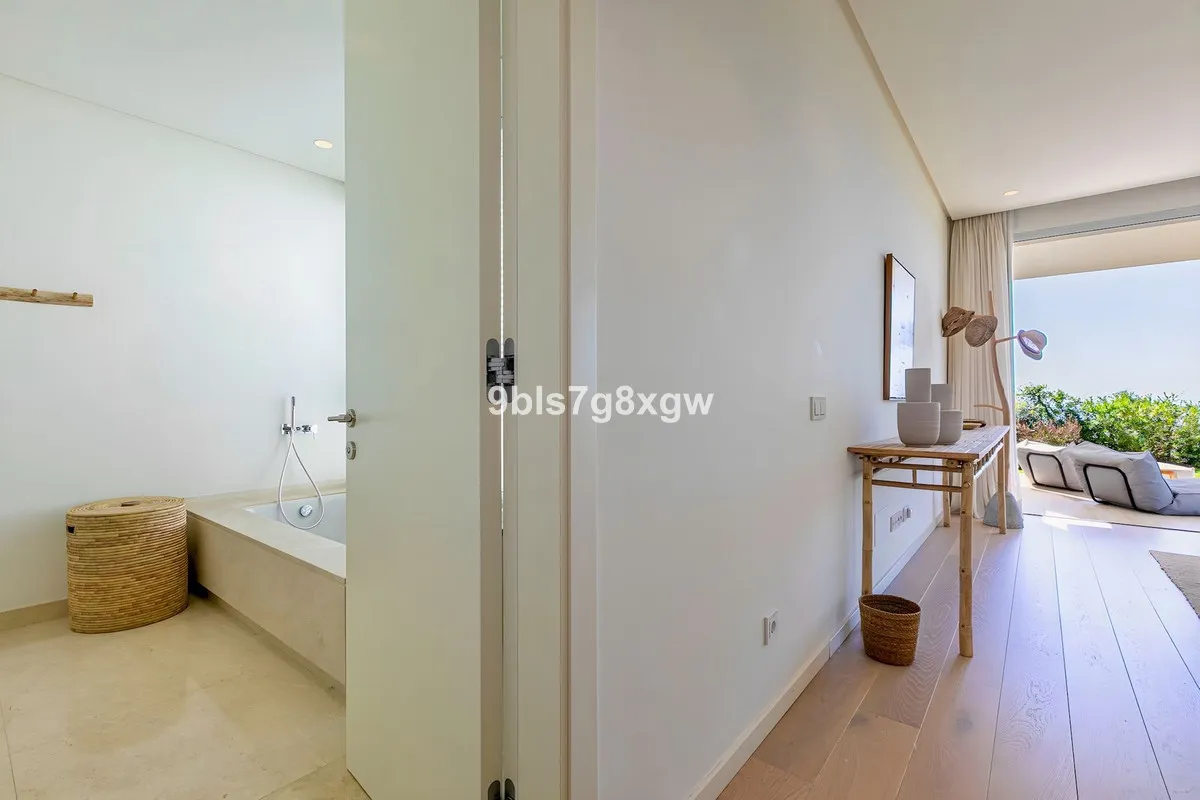 805d0c46-7d5a-4ff2-937b-571d2729534a