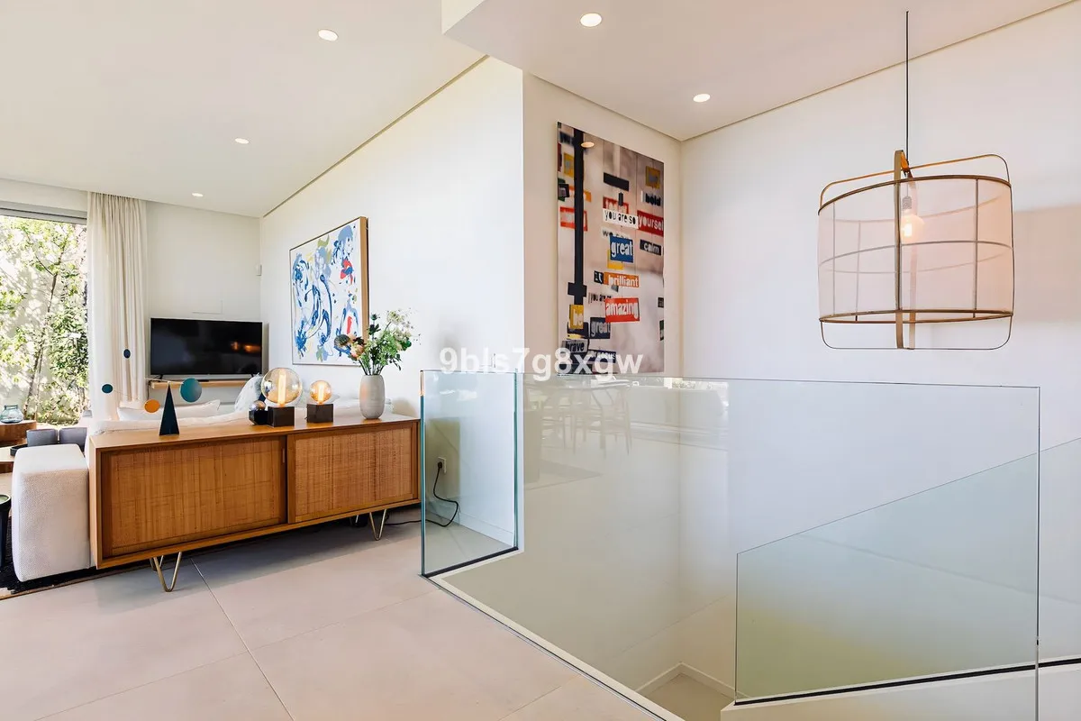 85eeb023-f792-44f2-8d44-687beaf0ff33