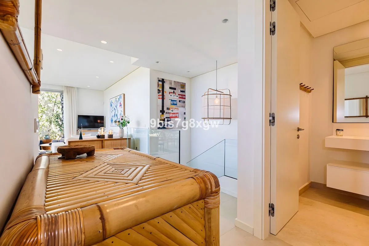 9fbeaf12-af08-4170-95be-744763f1310b