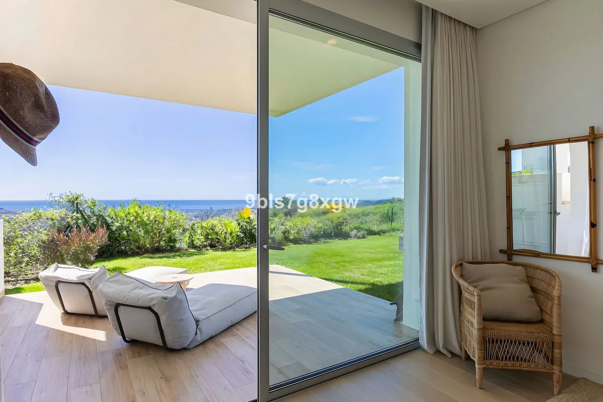 cbe6d8dc-6c50-40dc-8d84-fc99c24ed81a