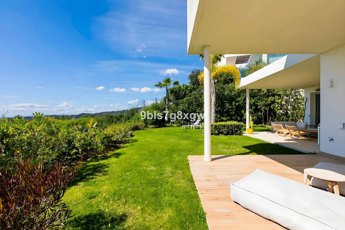 e60563b4-0f8e-4b11-a82d-873a3564fe1a