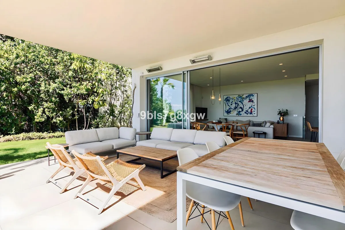 e68633a6-497d-43c2-8351-53d737d87c89