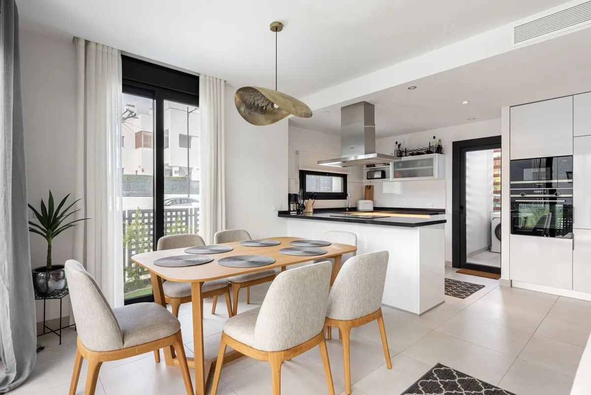 091a9cd3-c759-49f1-a8ef-1d5966ce4292