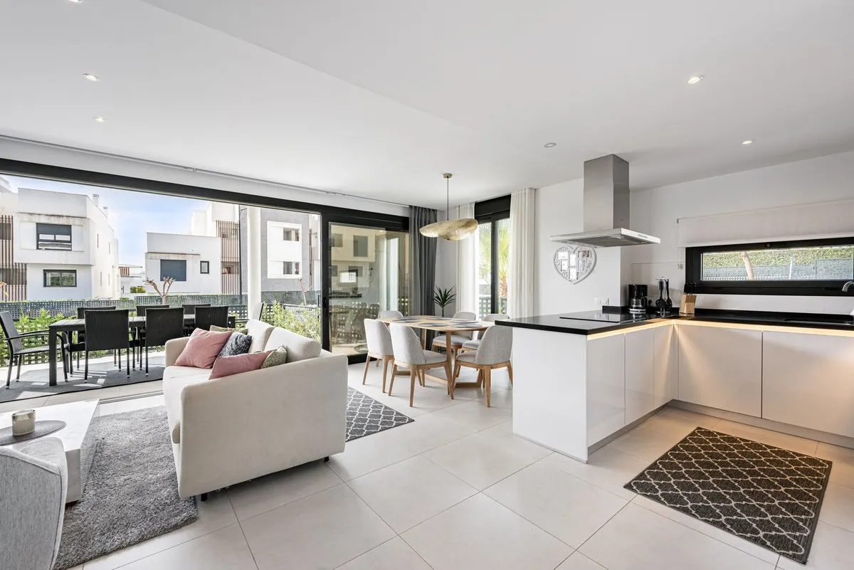 b98c8830-450f-4d90-b47f-fd7872e945cc