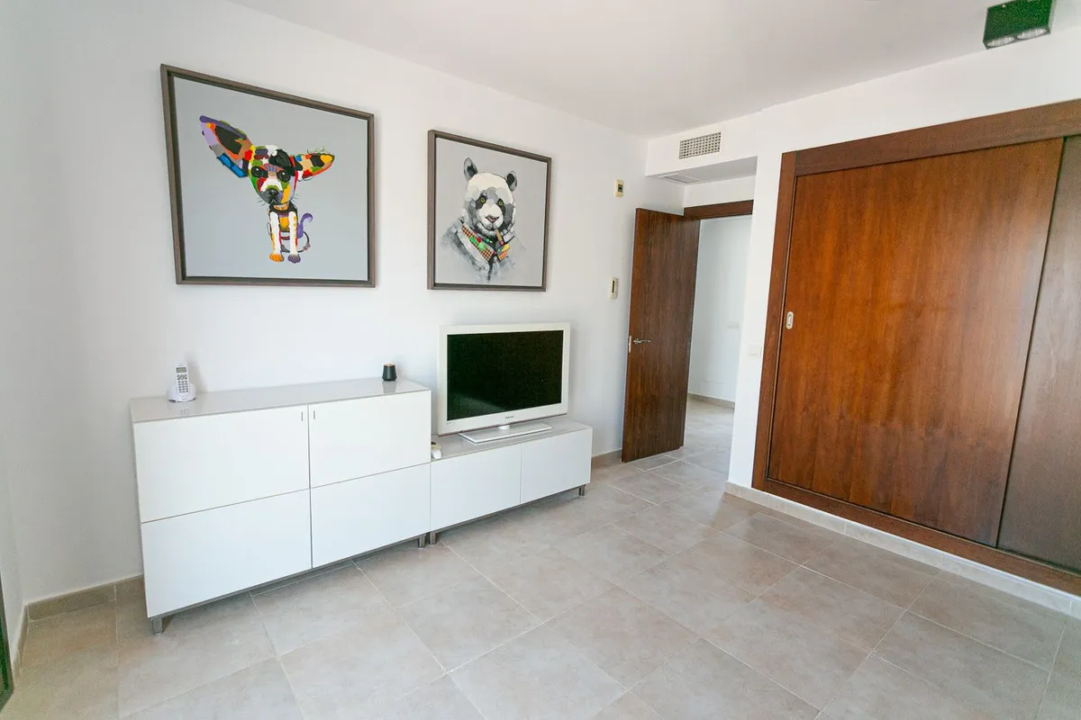 7e40aa05-9a79-4a4d-ada2-7767fbf8990a