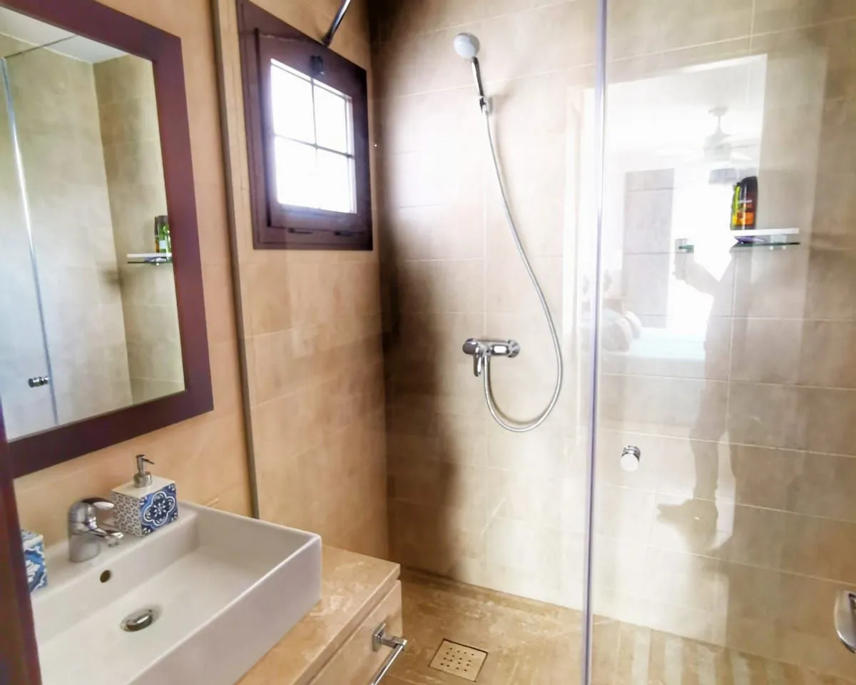 d55e490e-2c50-4b62-afb7-c0690bd100e6