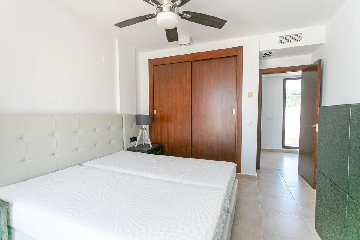 f0b65de6-28ba-4469-92a0-fadf6f5356cd