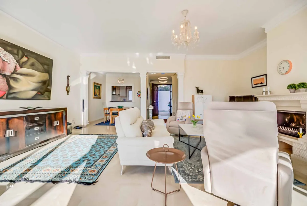 b8550bdf-7070-483a-a032-6cb8966176b6