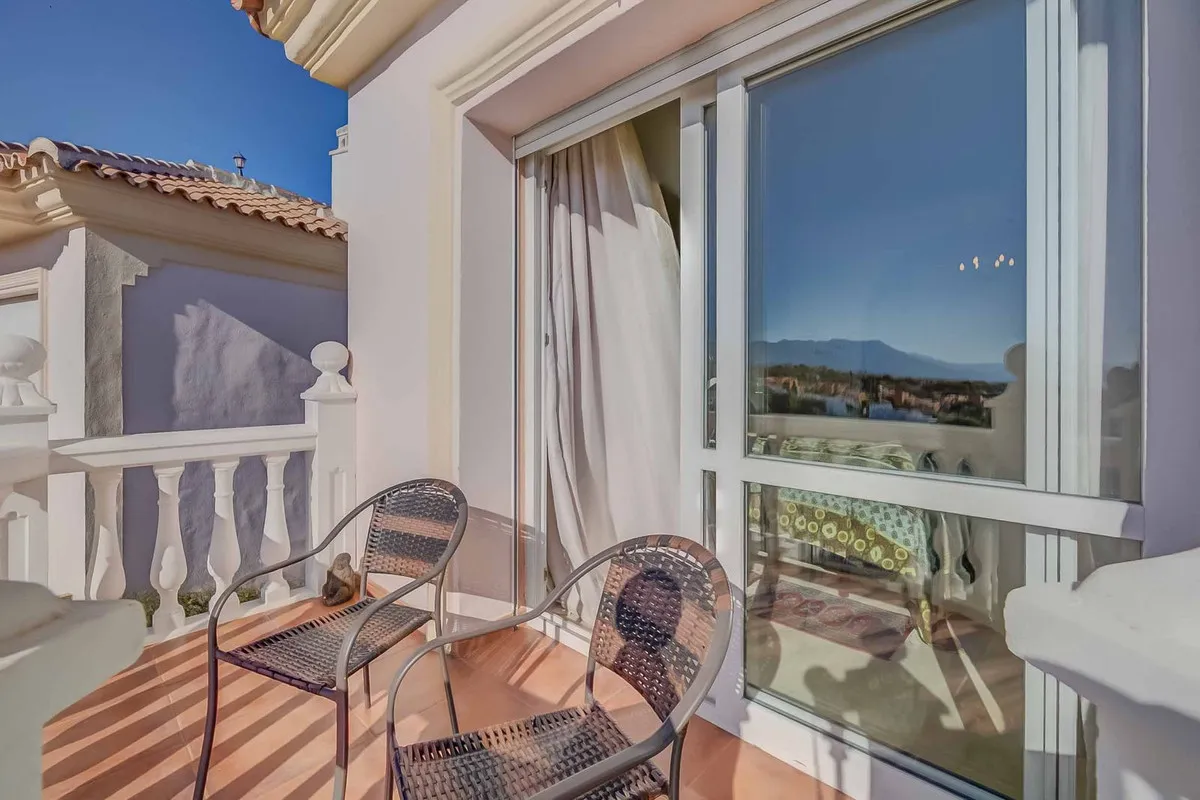 df4bc832-75a3-449e-9d89-28aceb5c5578