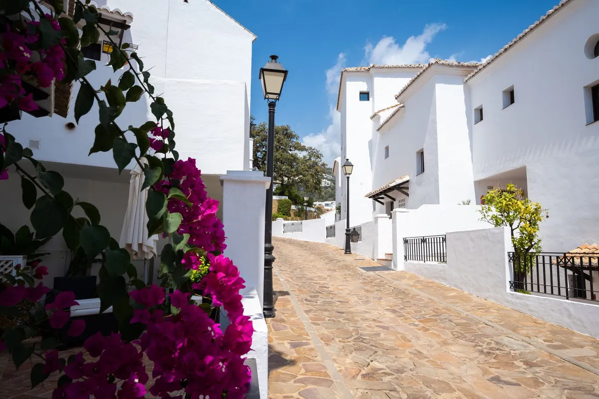 2d7f2182-4a5a-4582-93c8-e93fd212568a