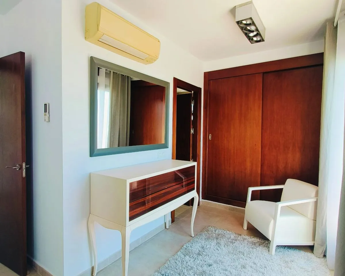 ec281c69-7cd1-4f49-89bc-d5ac02979bbf