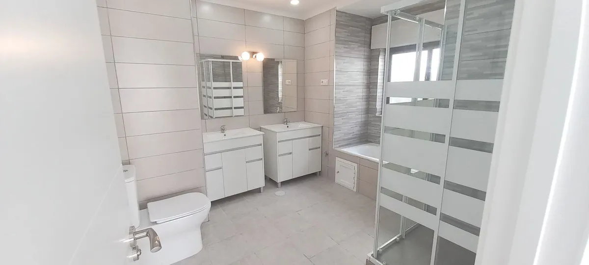 e9e2e9bc-3d4e-48fa-b65c-e4d00271d384