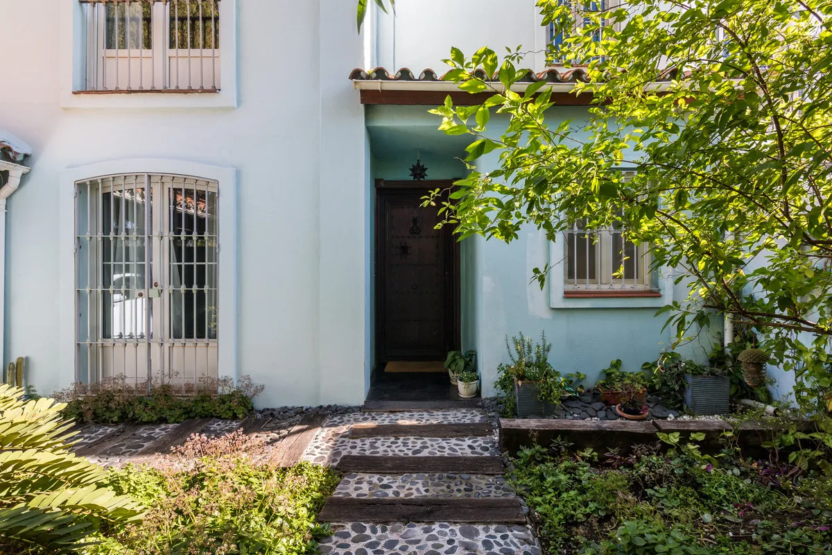 e974046d-7256-4d33-979f-8ef6aa149f0d