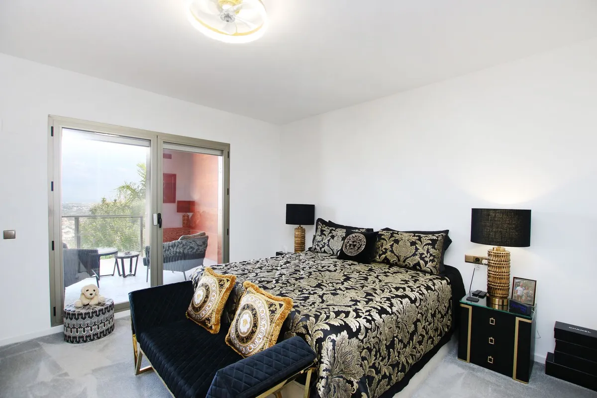 0d56c35d-1393-4013-8e0e-185e2774cd59