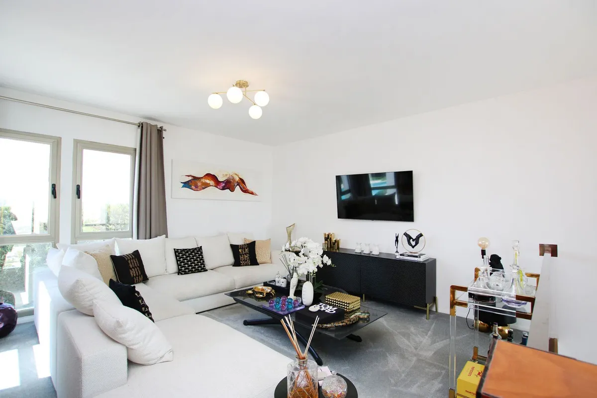 288532b3-196a-45f4-a764-19e9b4ce9092