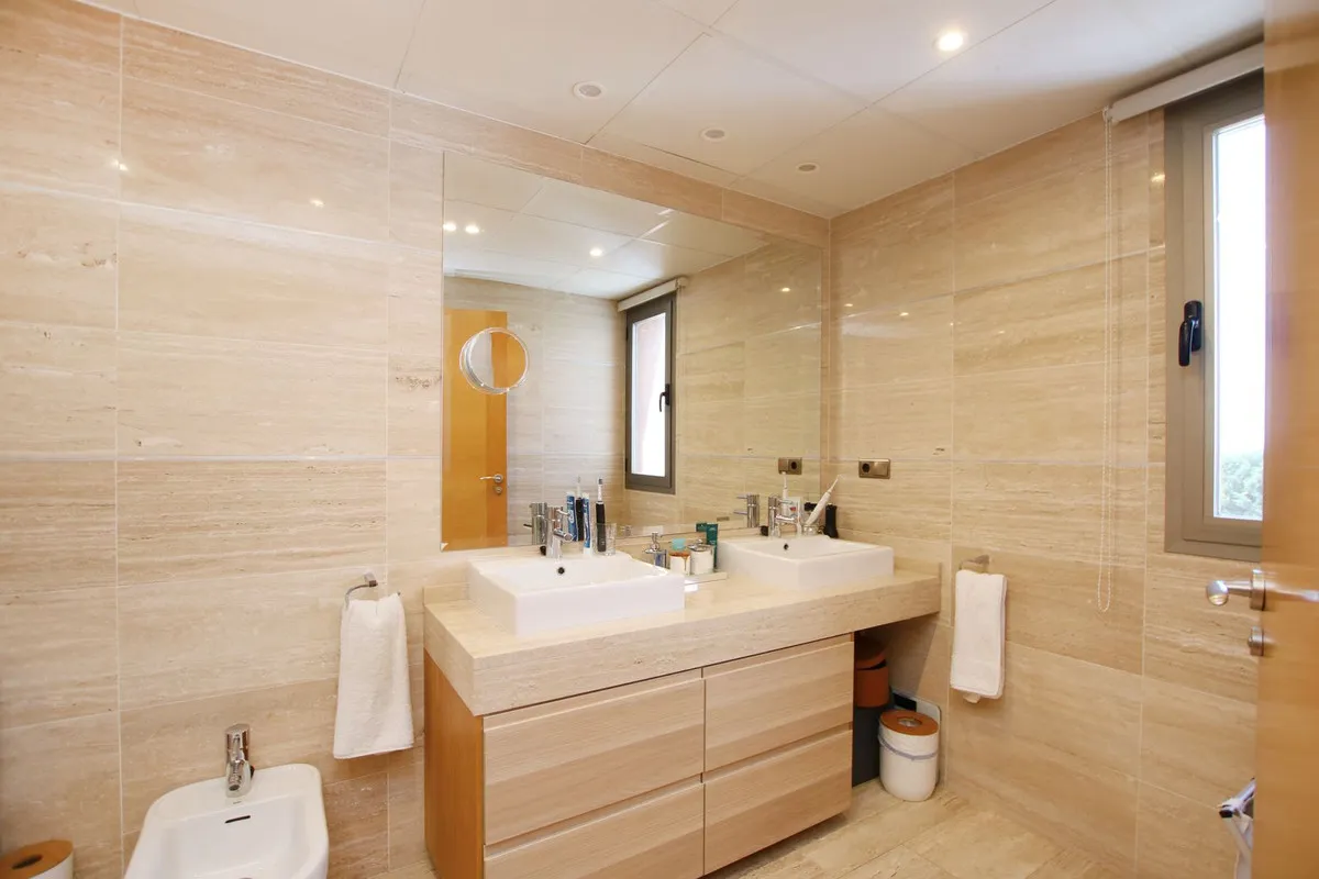 7f223cb6-b6e4-4c48-abe4-e91d655dfc8e