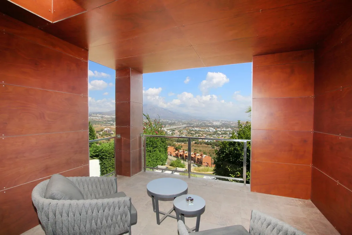 b5f8e4b8-0e25-4f77-9a54-be3d5464c6a4