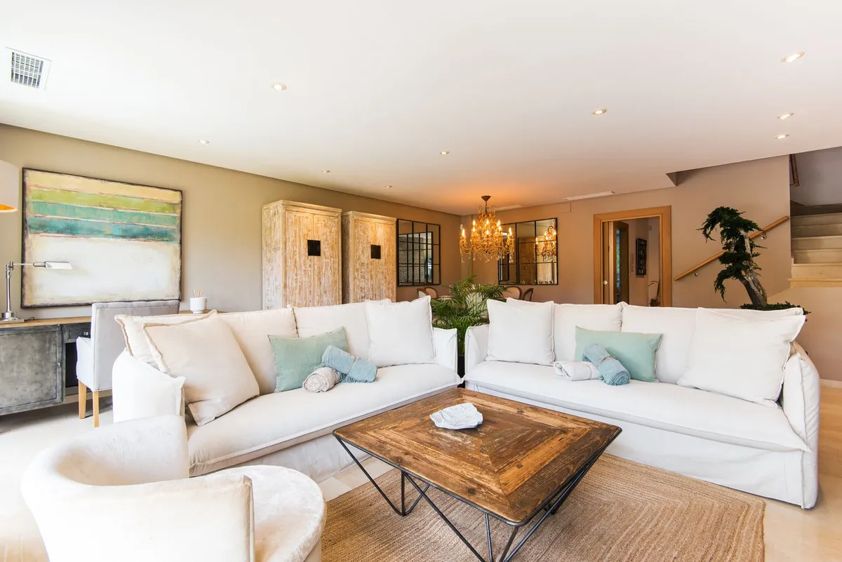 13ff354a-11df-436a-898c-00104b56f735