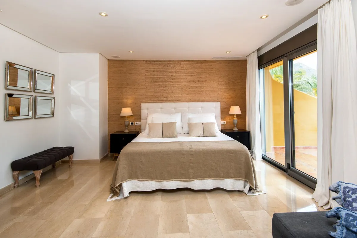 5f4a5d6e-3bbe-42f1-ad94-96b1287cec3c