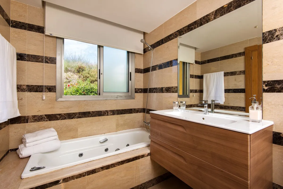 92c4f3b9-5962-4fe4-bd91-92f4846198db