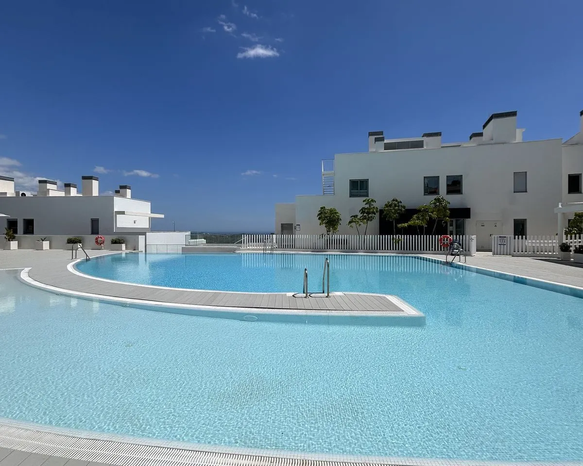 12e65228-2561-4423-b267-c8457788191e