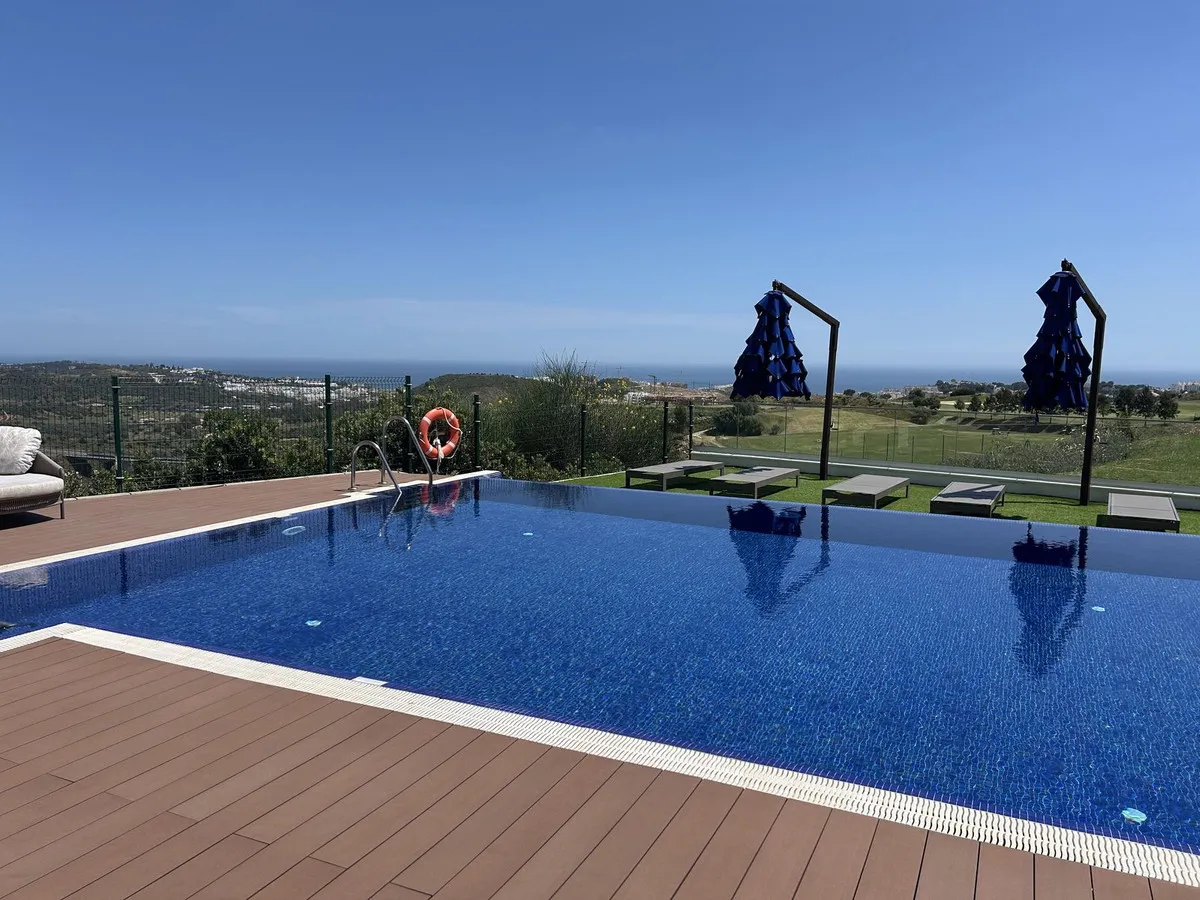 228bb838-7948-4fd0-b099-d0ab4d8f2ba9