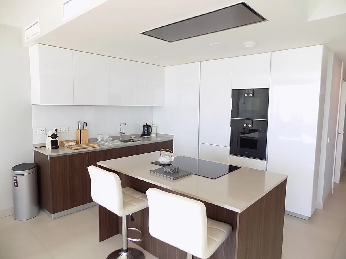 f6a6872e-df7a-400e-b866-828833c1334f