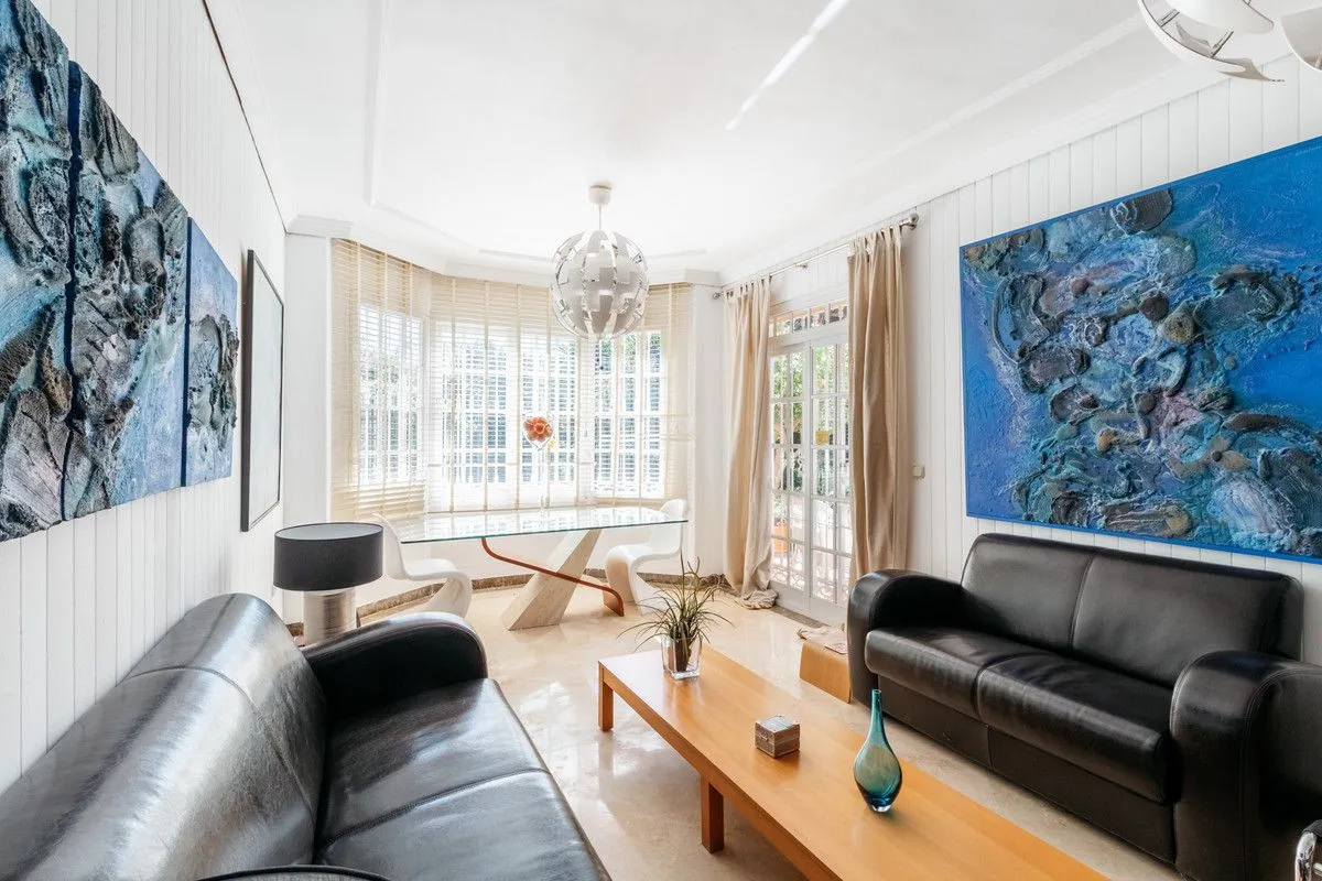 2eb86553-7d3c-46e2-89c9-44cda775938d