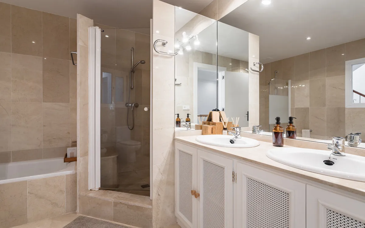 87e8cc93-53f6-4006-8571-a9eea544ba0d