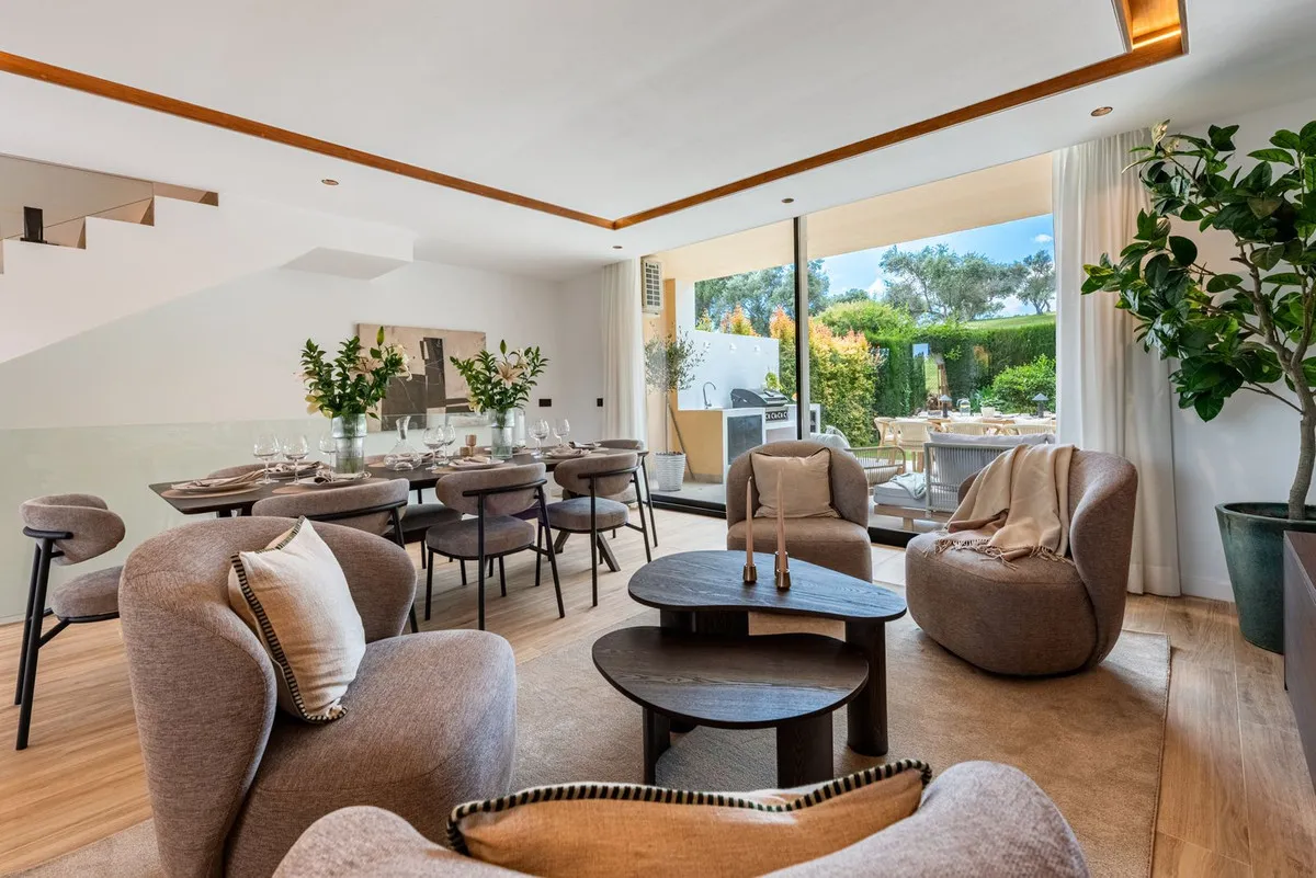 a2cb38cc-6c41-4383-884c-8a918d4fe33e