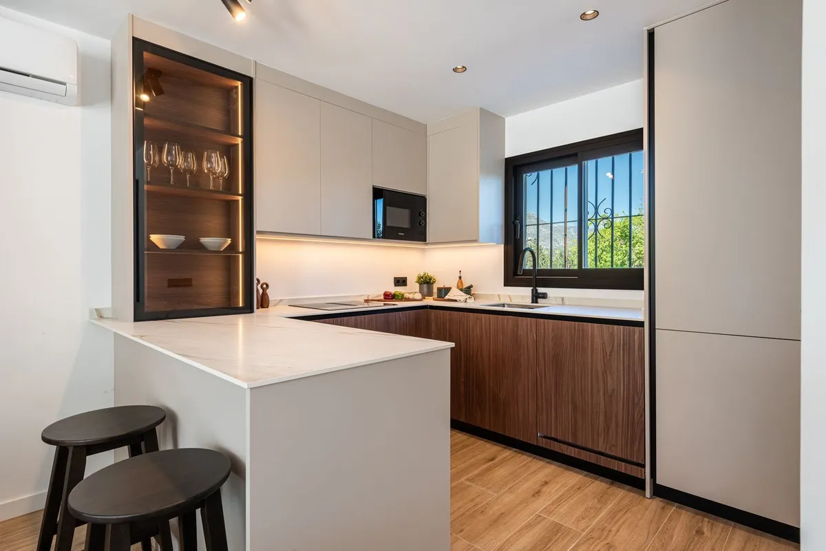 b03020ab-f8f7-4042-85f4-e6817702b753