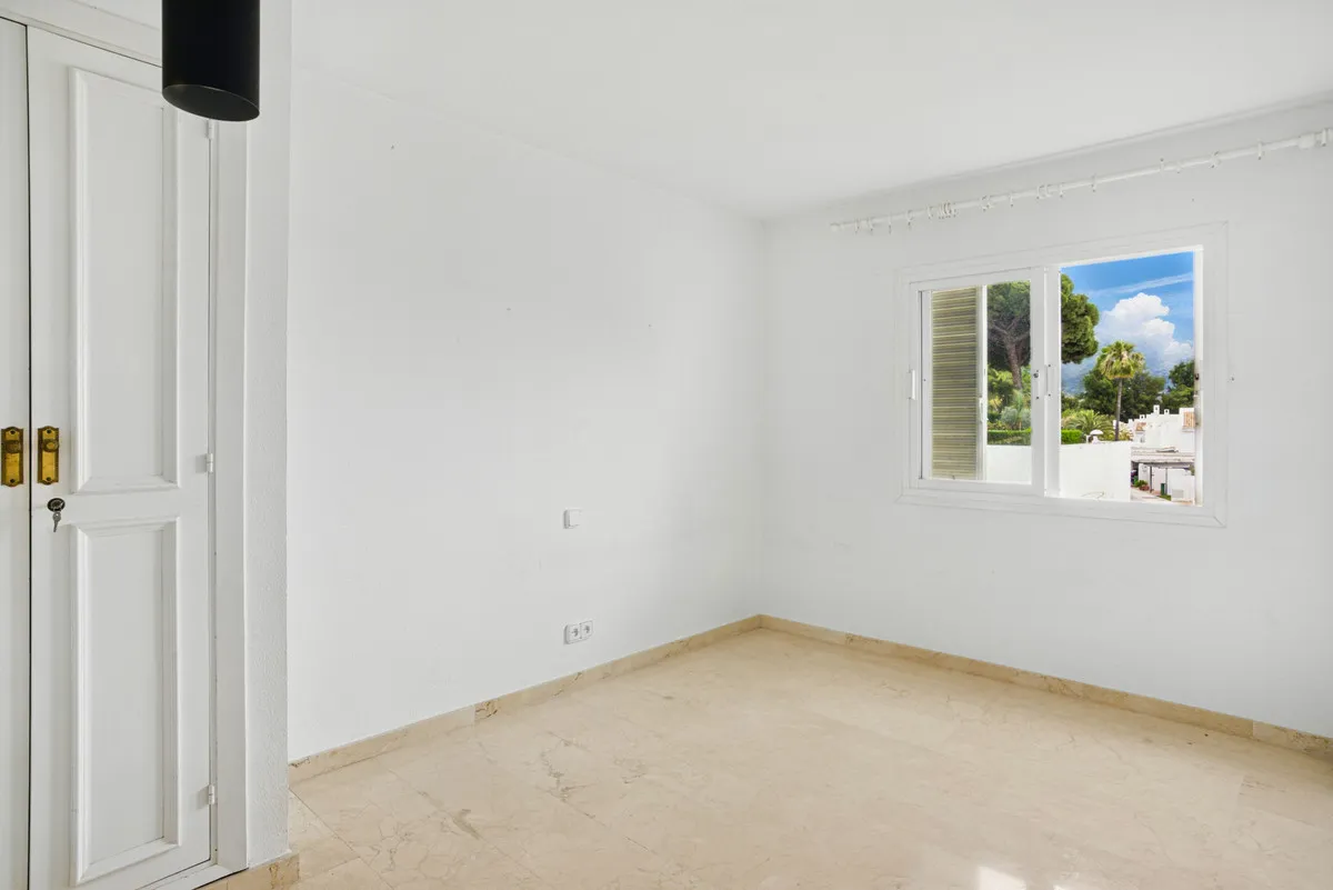 1efe1af6-0130-4195-9819-8286efc8d23f